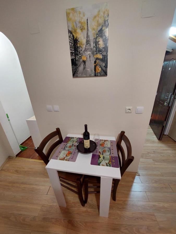 Bulevar Apartment *